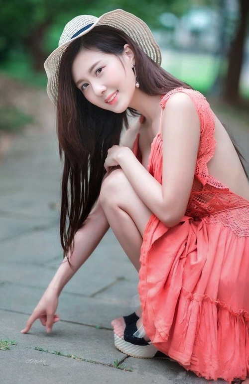 开云全站-里昂中场核心发挥稳定，里昂 中场