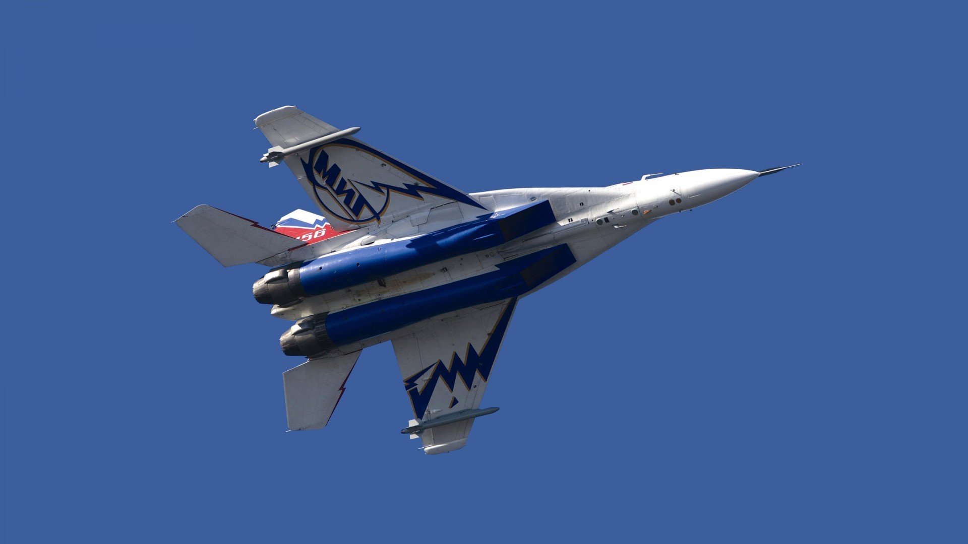 开云体育视频直播-球队战术大比拼:攻防转换的艺术,篮球比赛中的攻防转换名词解释